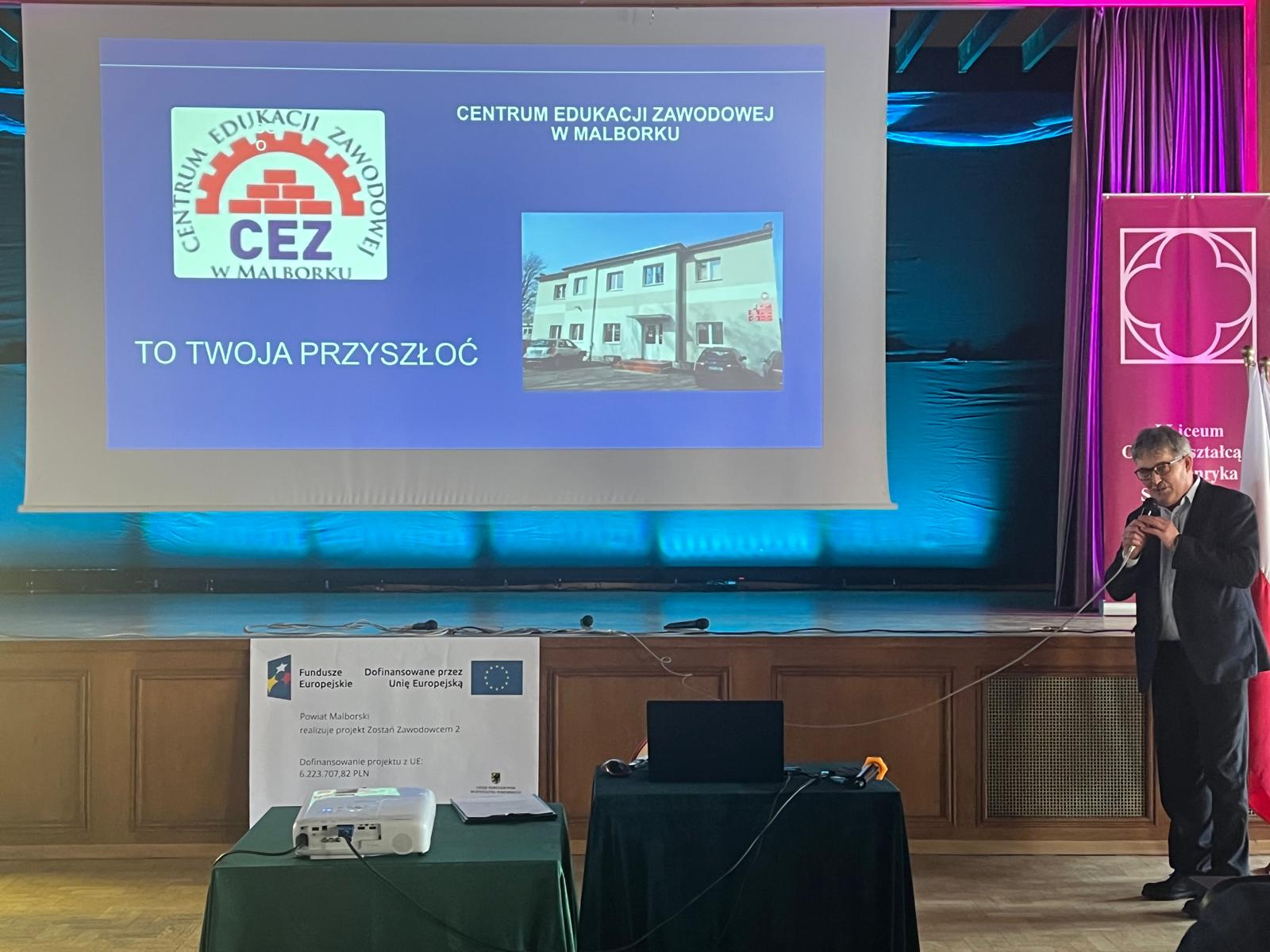 Zdjęcie przedstawia Dyrektora Centrum Edukacji Zawodowej w Malborku, p. Waldemara Kulińskiego 